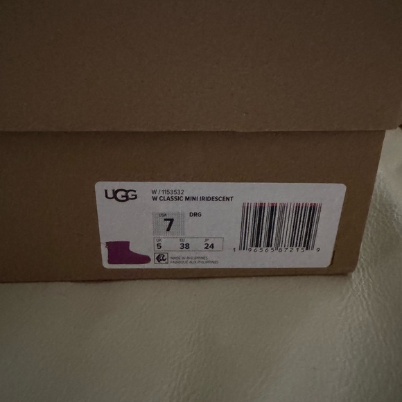 Ugg classic with iridescent - Picture 4 of 5